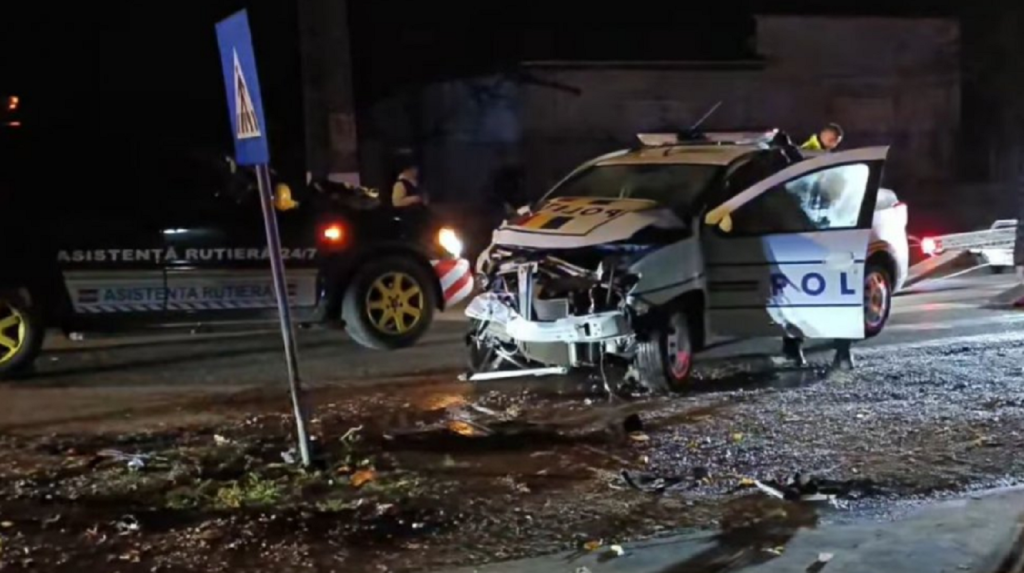 "Exploziv! Dramă pe străzi: Poliţişti masacraţi în coliziunea şocantă a două autospeciale!"